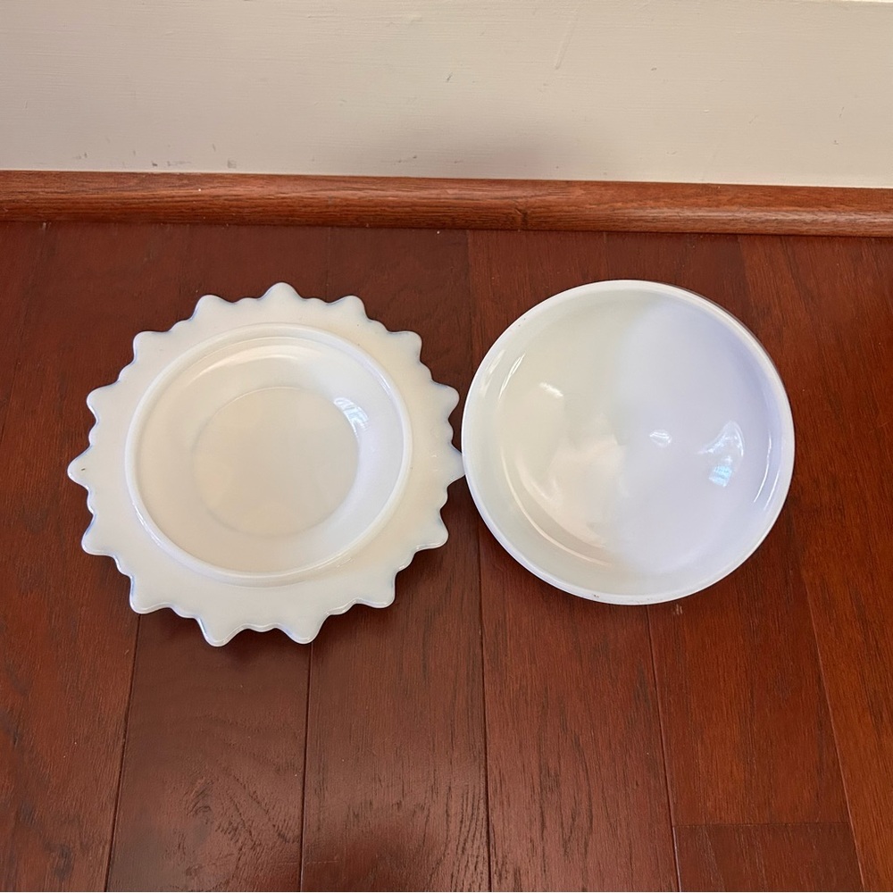 Westmoreland White American Hobnail
Milk Glass Butter/Cheese Dome
Covered Dish - Picture 3 of 9